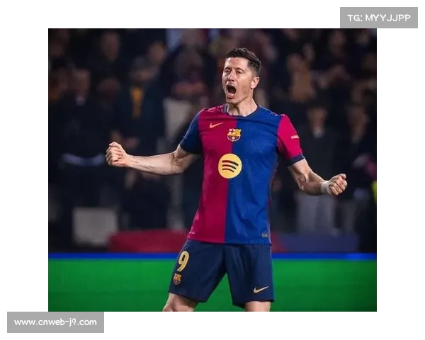 巴萨更衣室播放圣诞歌曲，球员跳舞庆祝八连胜